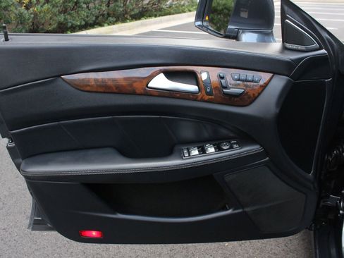 Used 2013 Mercedes-Benz CLS 550 w/ Premium I Pkg image 14