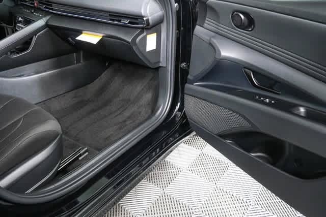 New 2026 Hyundai Elantra SEL FWD image 28