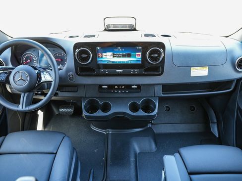 New 2026 Mercedes-Benz Sprinter 2500 image 12