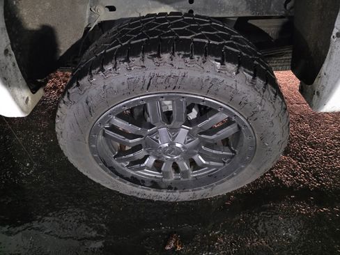 Used 2019 GMC Canyon Denali image 9