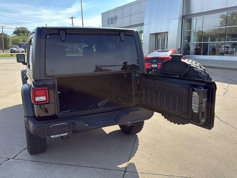 Used 2023 Jeep Wrangler Willys image 15