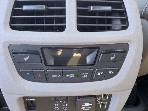 Used 2020 Honda Pilot Touring image 48