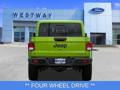 Used 2025 Jeep Gladiator Sport AWD/4WD image 4