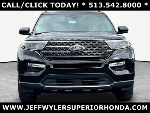 Used 2022 Ford Explorer XLT w/ Equipment Group 202A AWD/4WD image 2