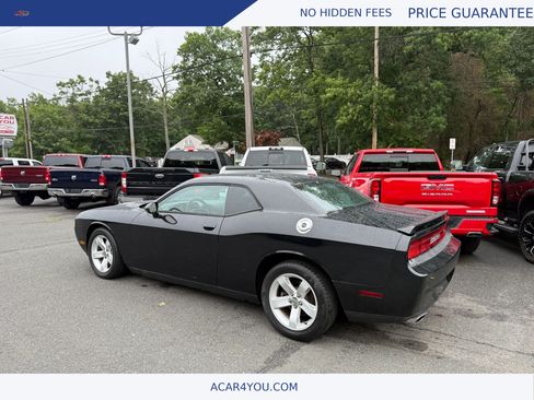 Used 2014 Dodge Challenger R/T RWD image 4