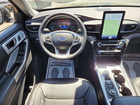 Used 2023 Ford Explorer Limited w/ Limited Technology Package AWD/4WD image 38
