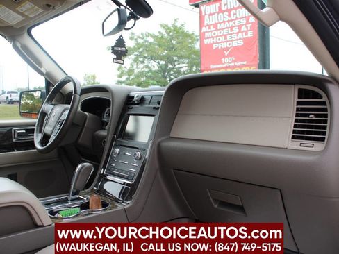 Used 2015 Lincoln Navigator 4WD image 12