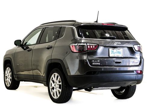 Used 2023 Jeep Compass Latitude AWD/4WD image 8