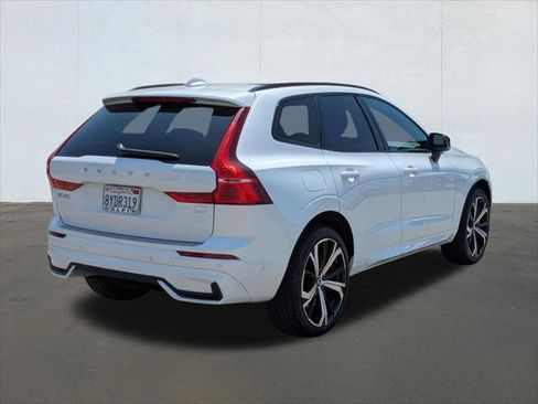 Used 2022 Volvo XC60 T8 R-Design w/ Advanced Package AWD/4WD image 5