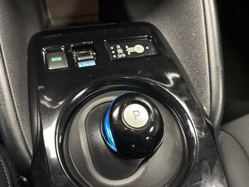 Used 2021 Nissan Leaf SV image 16