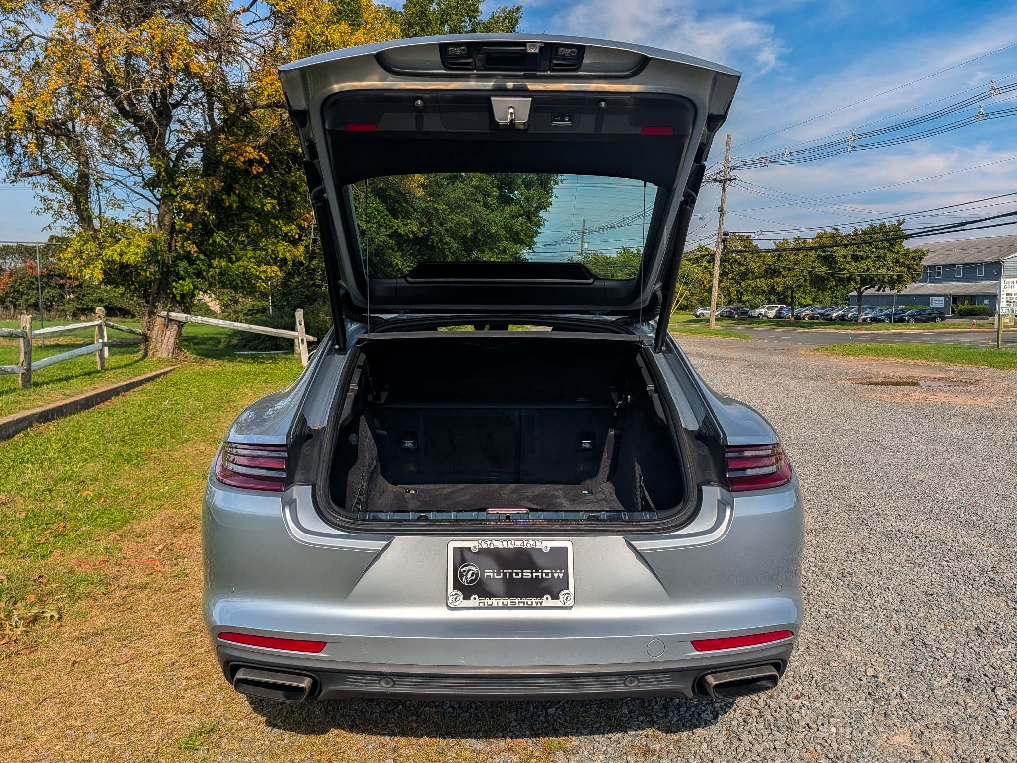 Used 2018 Porsche Panamera 4 w/ Premium Package AWD/4WD image 7