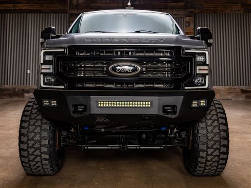 Used 2022 Ford F250 Lariat w/ Black Appearance Package image 2