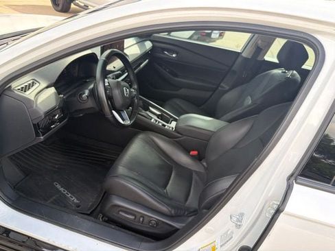 Used 2023 Honda Accord Touring image 11