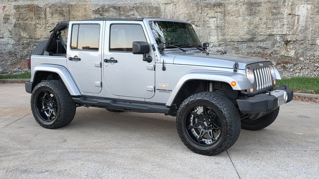 Used 2014 Jeep Wrangler Unlimited Sahara AWD/4WD image 15