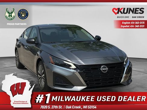 Used 2024 Nissan Altima 2.5 SV FWD image 1