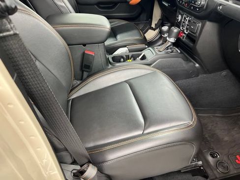 Used 2022 Jeep Gladiator Mojave w/ LED Lighting Group AWD/4WD image 25