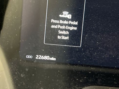 Used 2025 Toyota Tundra Limited AWD/4WD image 12
