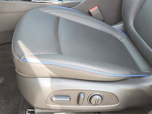 Used 2025 Buick Encore GX Sport Touring w/ Experience Buick Package image 33