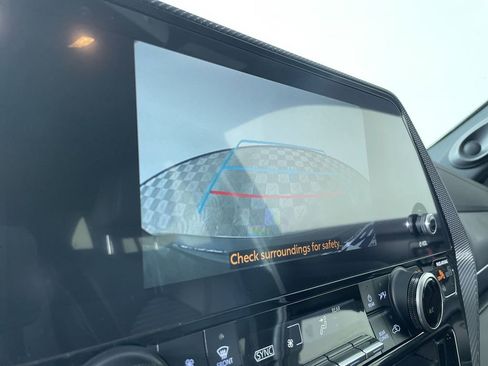 Used 2023 Toyota Highlander XSE image 14