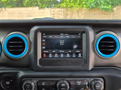 Used 2021 Jeep Wrangler Sport AWD/4WD image 16