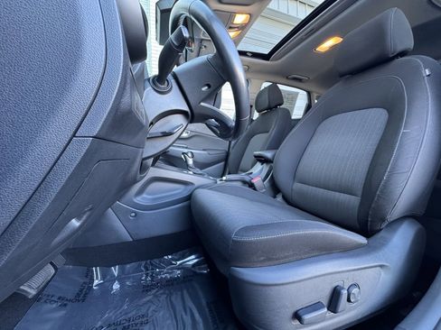 Used 2023 Hyundai Kona SEL w/ Convenience Package image 10