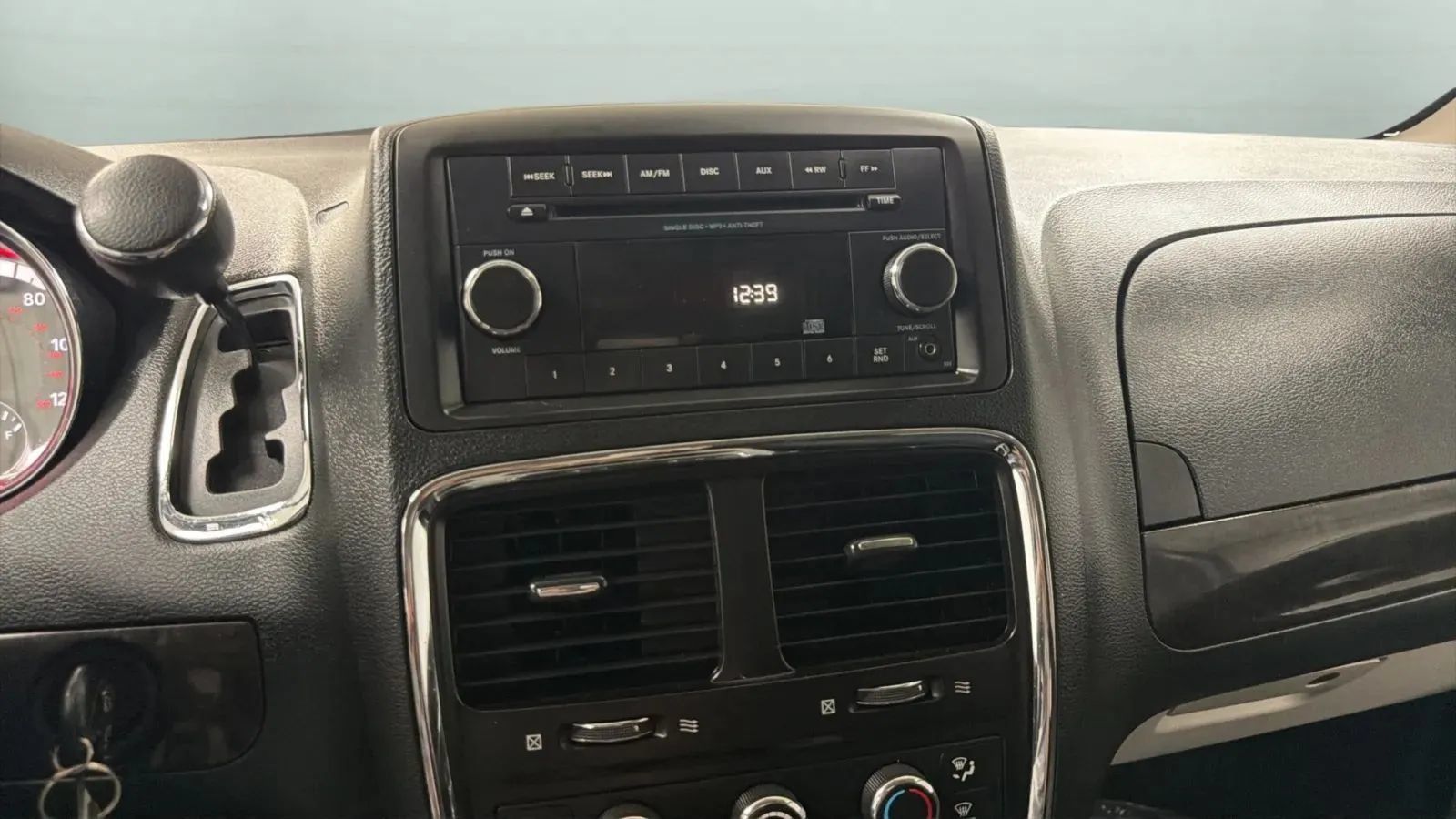 Used 2014 Dodge Grand Caravan SXT FWD image 13
