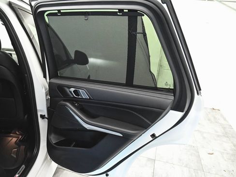 Used 2022 BMW X5 xDrive40i AWD/4WD image 15