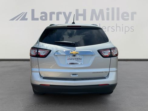 Used 2016 Chevrolet Traverse LS FWD image 3