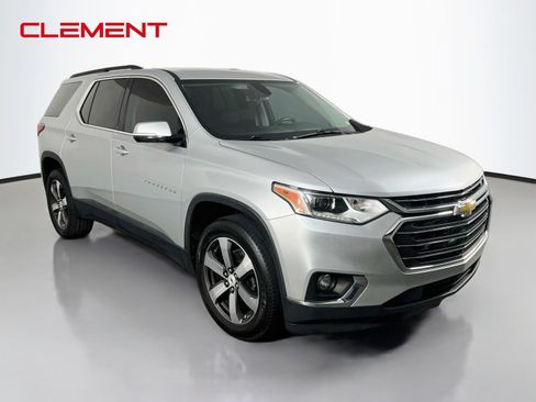 Used 2019 Chevrolet Traverse LT w/ LT Premium Package FWD image 4