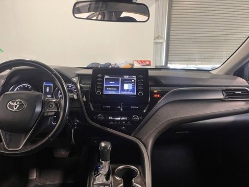 Used 2022 Toyota Camry SE image 20