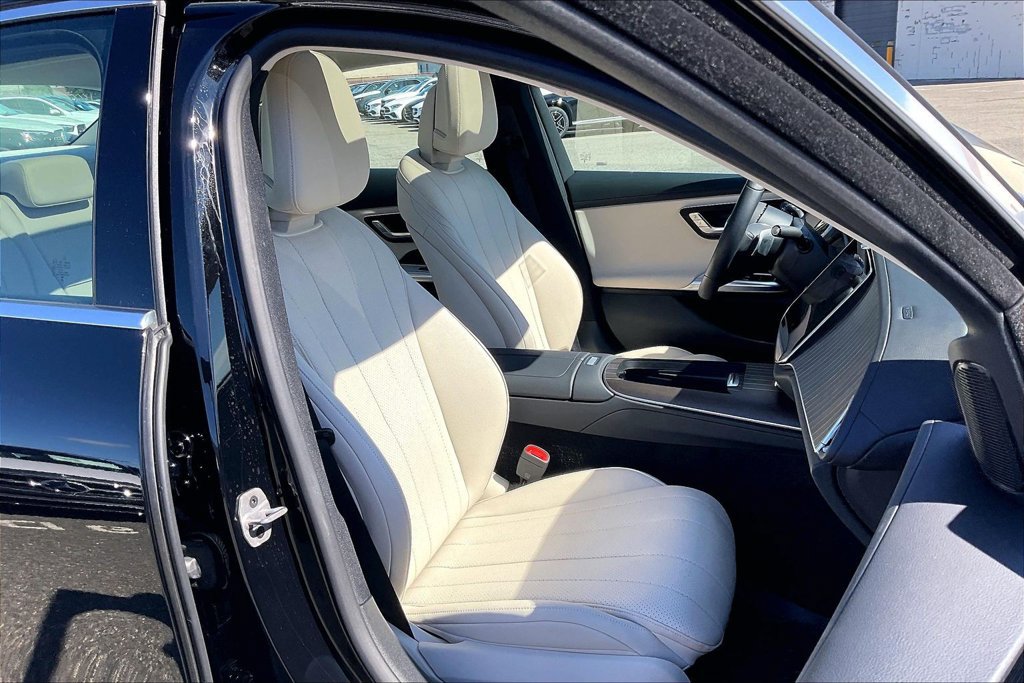 Used 2026 Mercedes-Benz E 350 4MATIC Sedan image 7