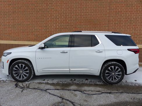 Used 2023 Chevrolet Traverse Premier image 5