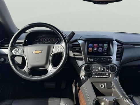 Used 2017 Chevrolet Suburban LT image 13