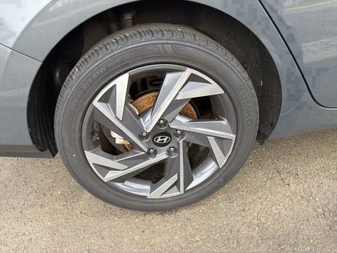 Used 2025 Hyundai Elantra Sport image 7