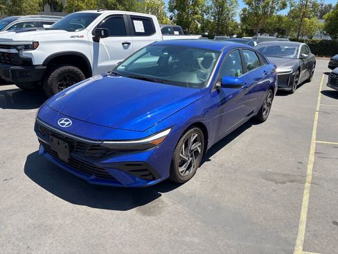 Used 2024 Hyundai Elantra Limited FWD image 1