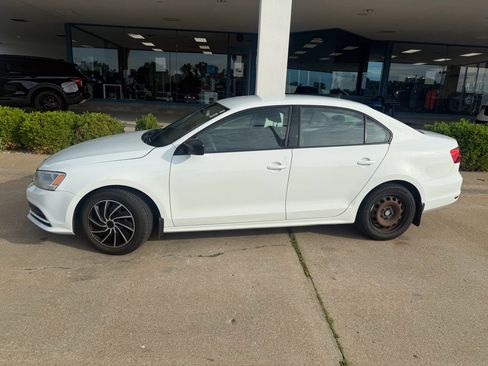Used 2015 Volkswagen Jetta TDI S FWD image 8