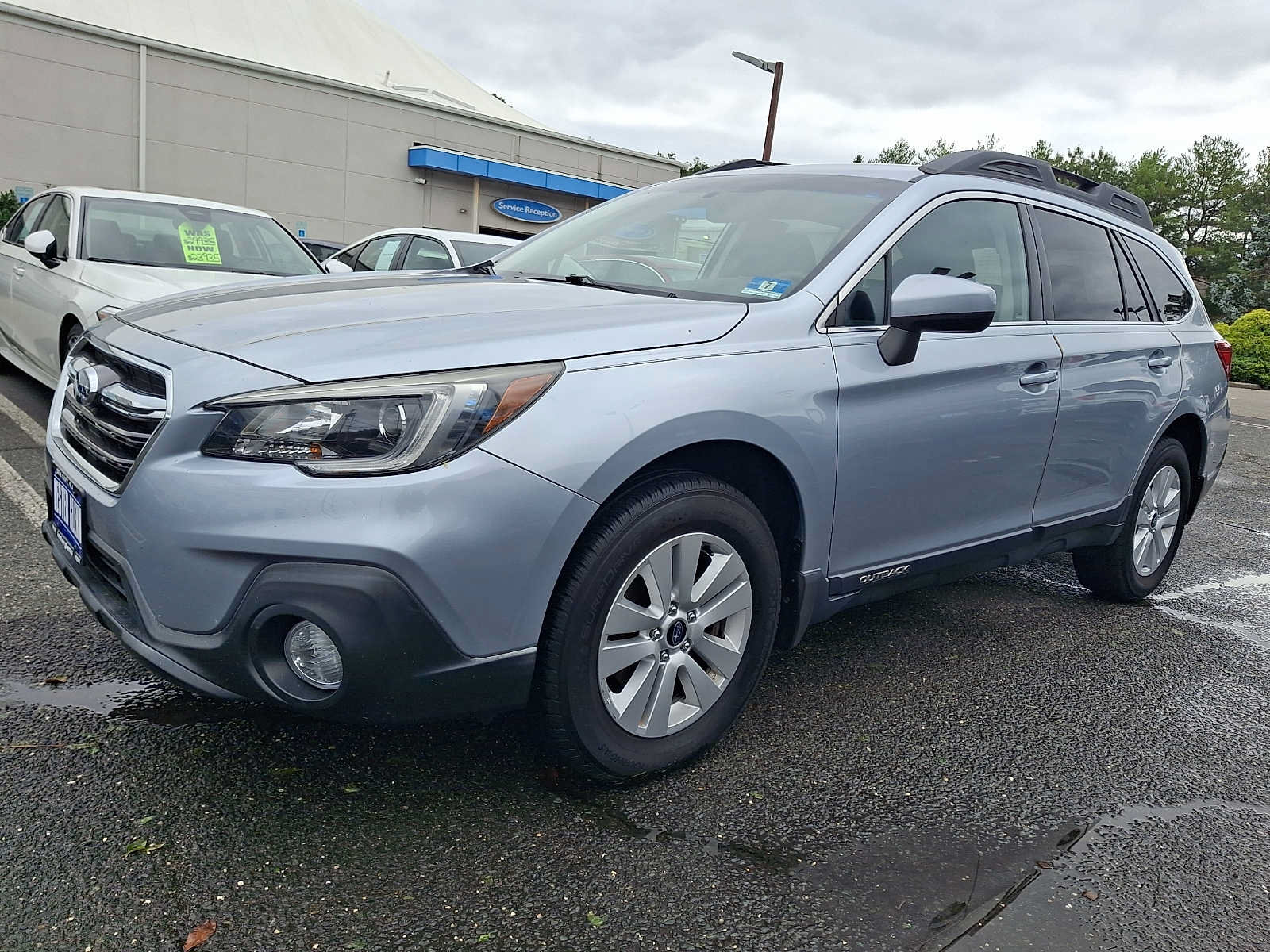 Used 2018 Subaru Outback 2.5i Premium AWD/4WD image 3