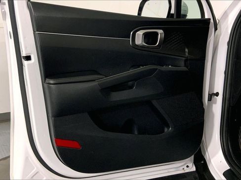 Certified 2024 Kia Sorento S image 24