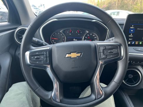 Used 2025 Chevrolet Blazer LT image 29