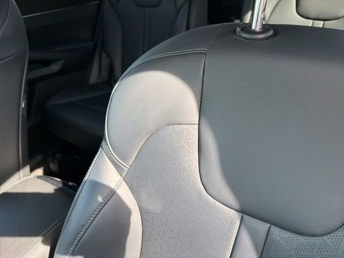 Used 2023 Kia Sorento EX image 14