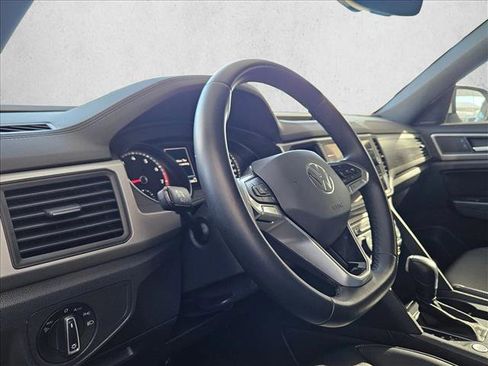 Used 2020 Volkswagen Atlas Cross Sport SE FWD image 9