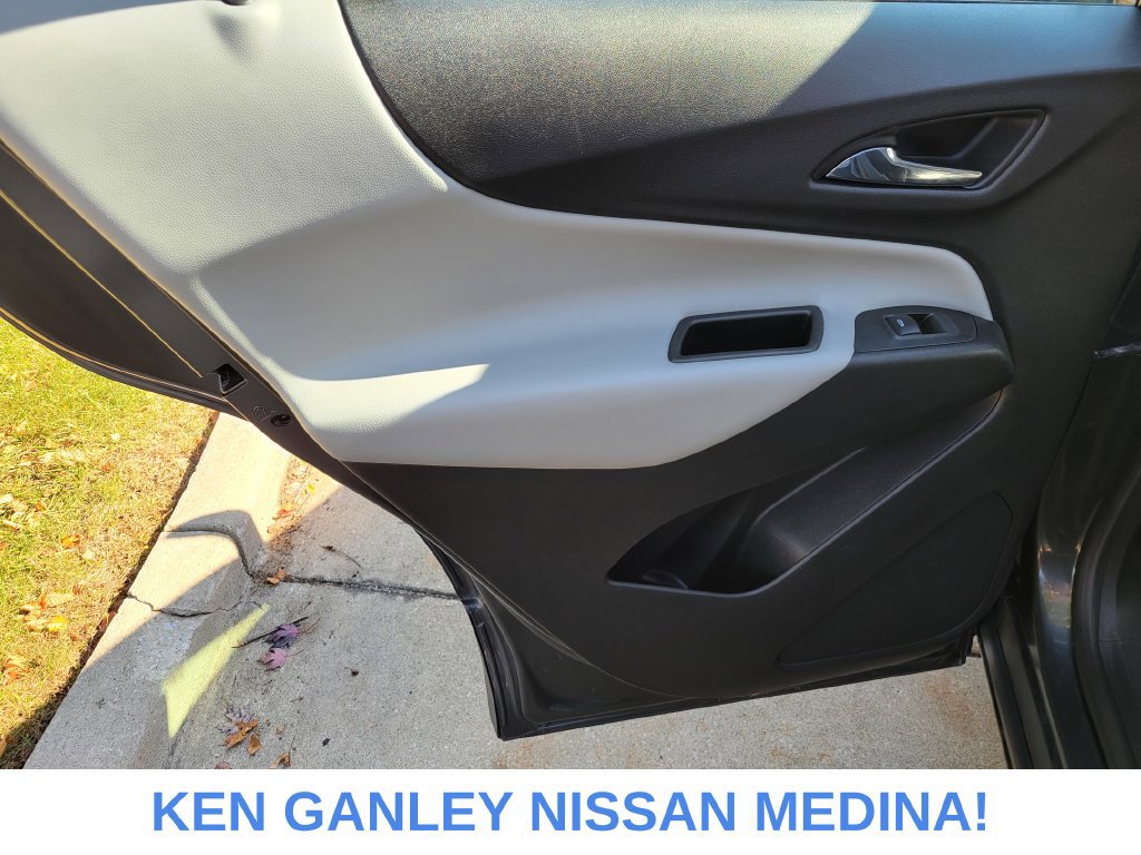 Used 2020 Chevrolet Equinox LS FWD image 39