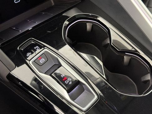 Used 2025 Audi Q5 Premium w/ Convenience Package AWD/4WD image 21