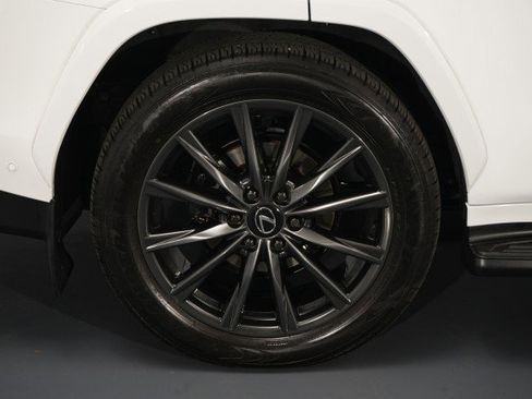 Used 2025 Lexus LX 700h F Sport image 22