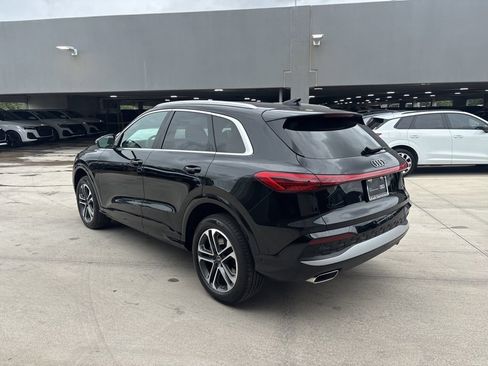 Certified 2025 Audi Q5 Premium w/ Convenience Package AWD/4WD image 8