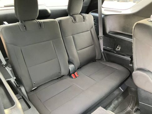 Used 2020 Ford Explorer XLT w/ Comfort Package AWD/4WD image 19