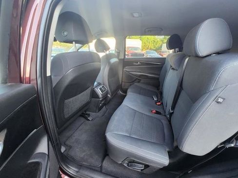 Used 2018 Kia Sorento AWD image 19