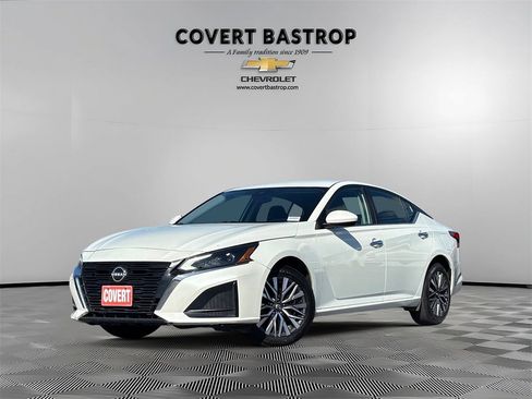 Used 2023 Nissan Altima 2.5 SV image 1