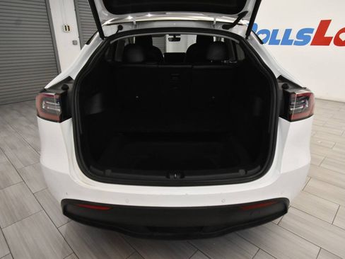 Used 2022 Tesla Model Y Long Range AWD/4WD image 32