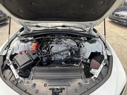 Used 2019 Chevrolet Camaro LT RWD image 17